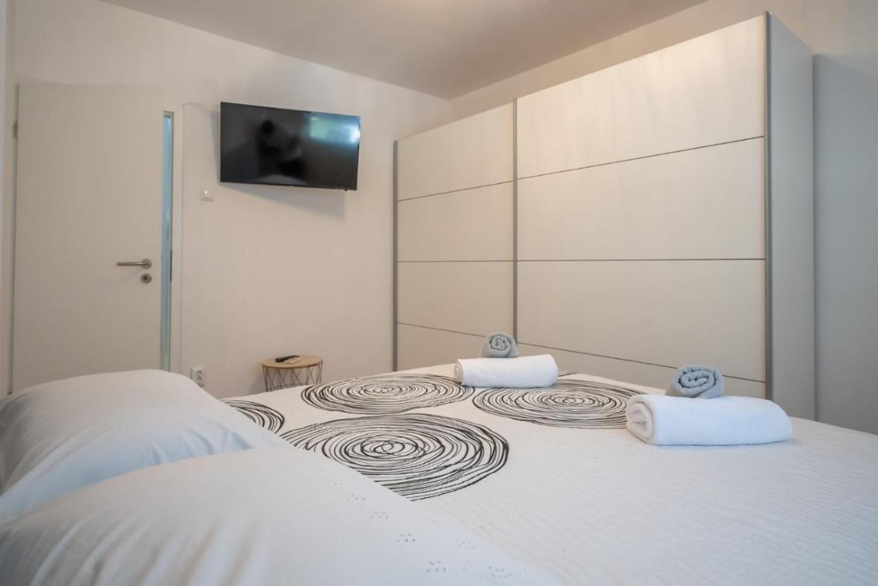 Апартаменты Apartman Mirjana Сплит Экстерьер фото