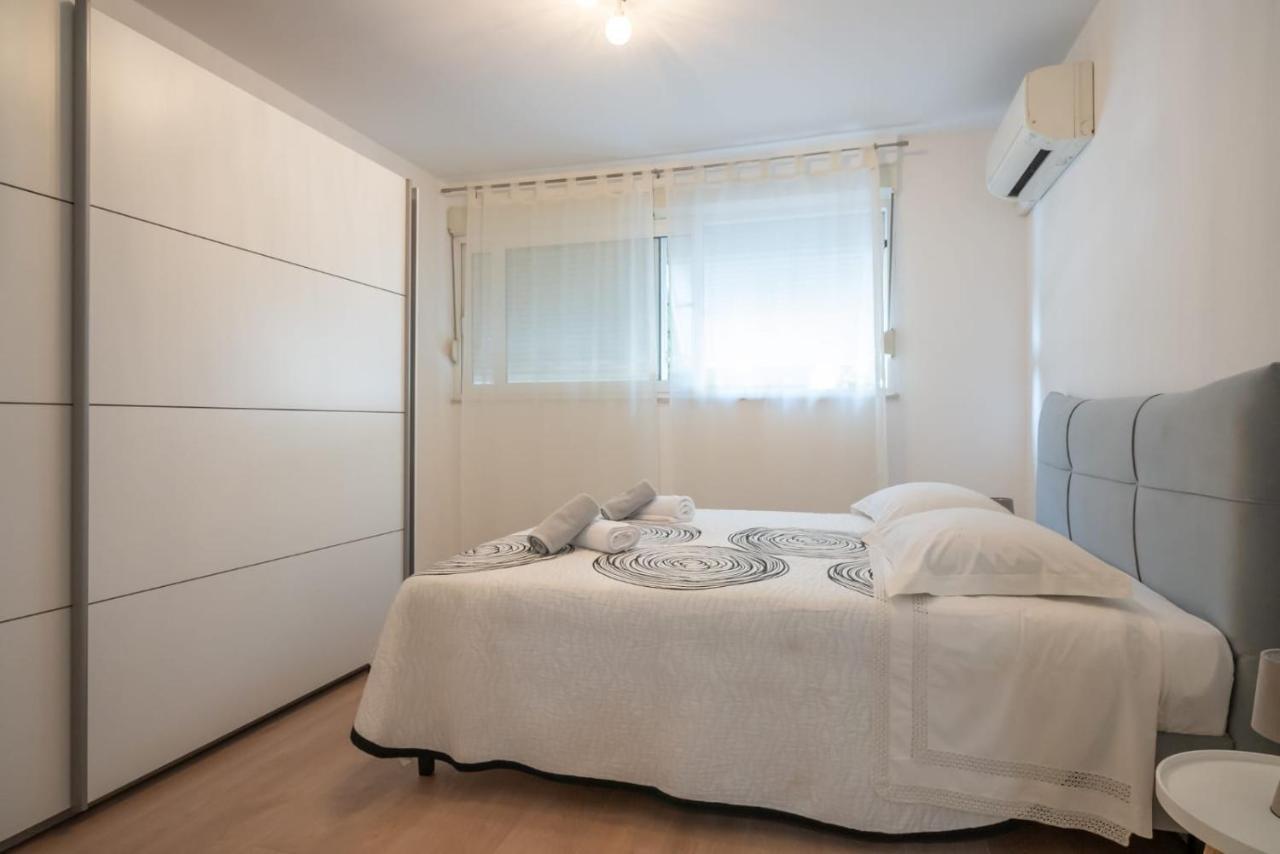 Апартаменты Apartman Mirjana Сплит Экстерьер фото