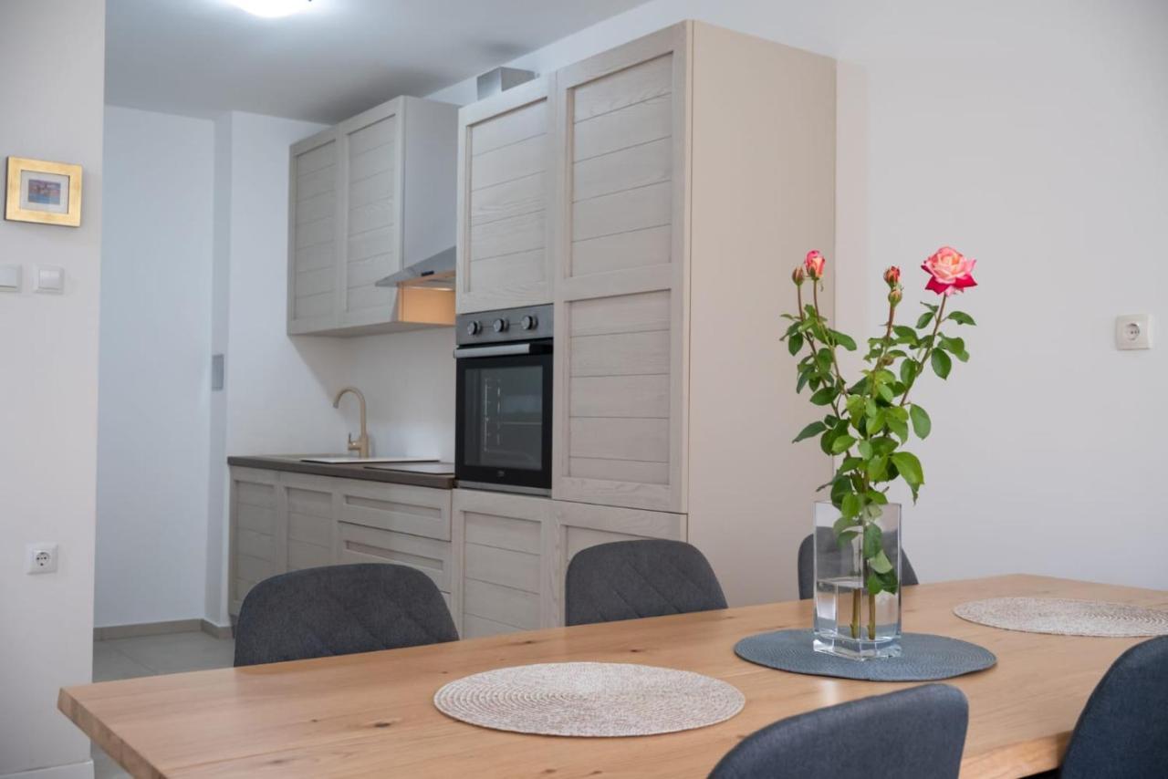 Апартаменты Apartman Mirjana Сплит Экстерьер фото