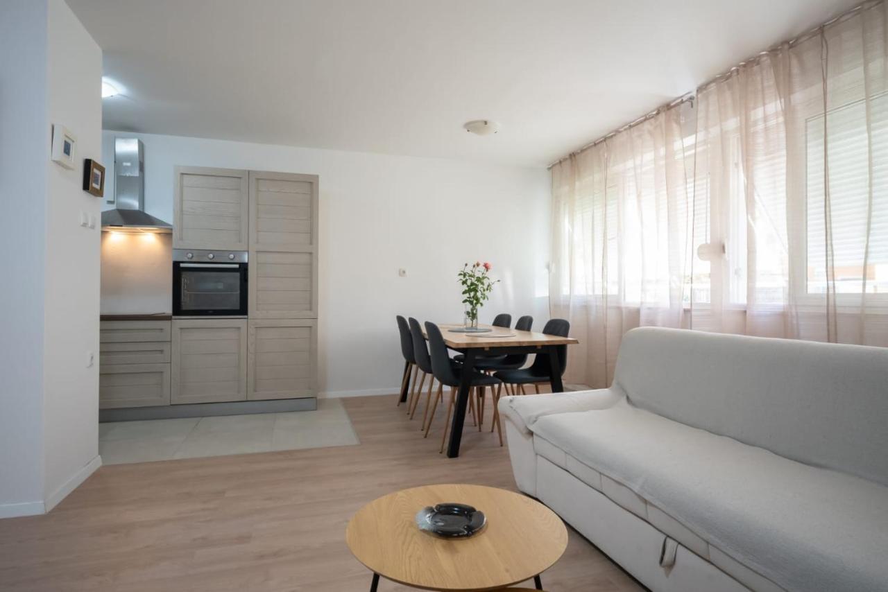 Апартаменты Apartman Mirjana Сплит Экстерьер фото